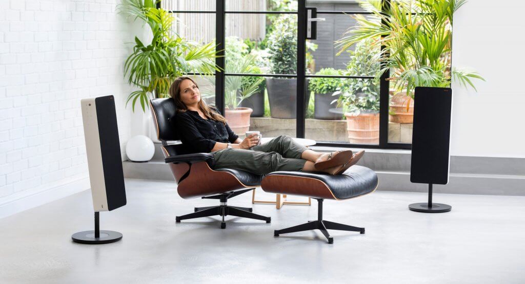 Aqipa Braun Audio with stands LE series