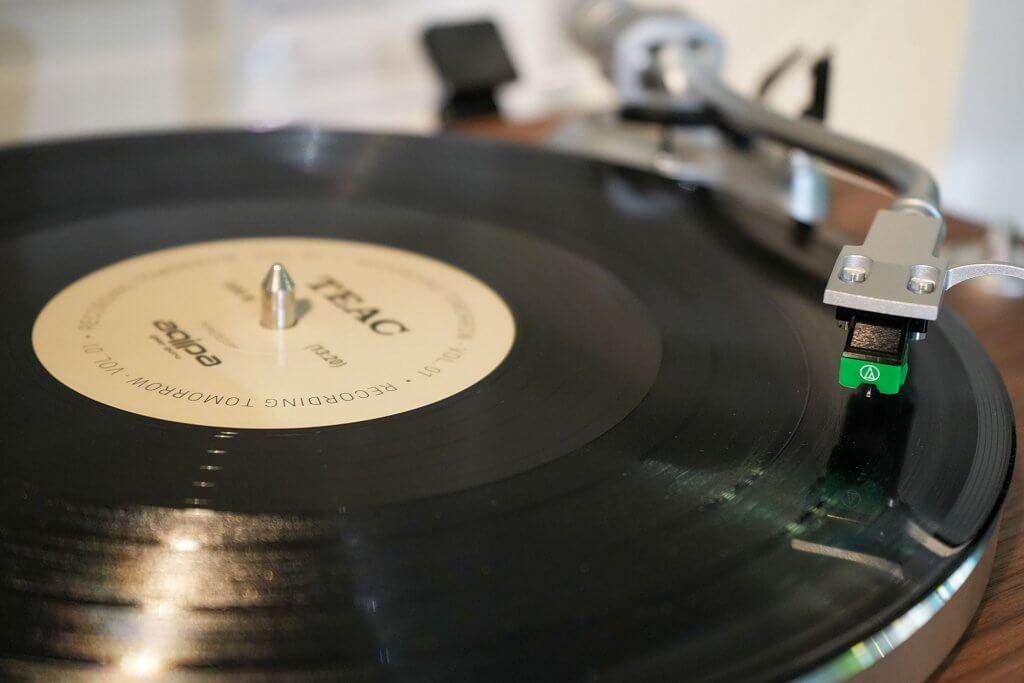 TEAK turntable available at aqipa