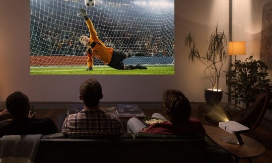 Elfin Full HD projector by XGIMI